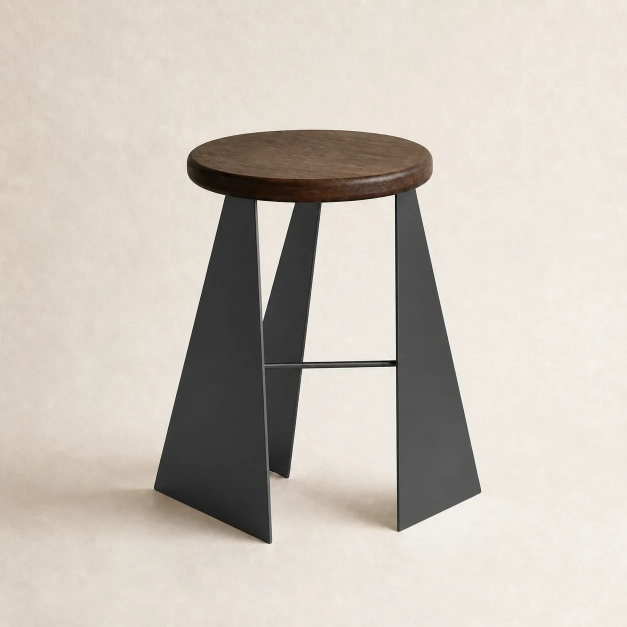 Концептуальна візуалізація високого табурета «Опора» з круглим верхом і відкритою трикутною основою. Оздоблення: графіт.